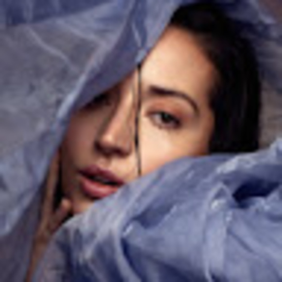 Meet your Posher, Abigail - Picture 1 of 1